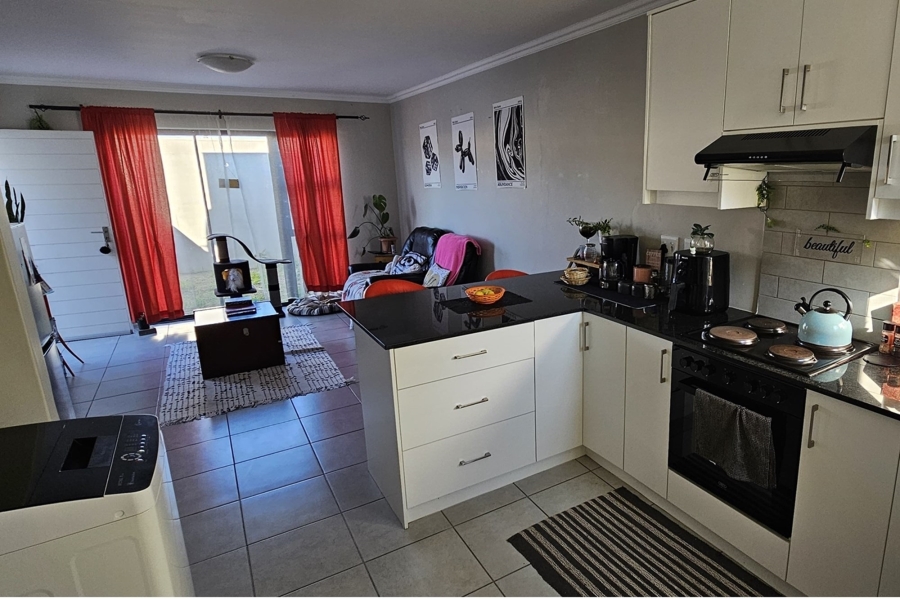 2 Bedroom Property for Sale in Zonnendal Western Cape